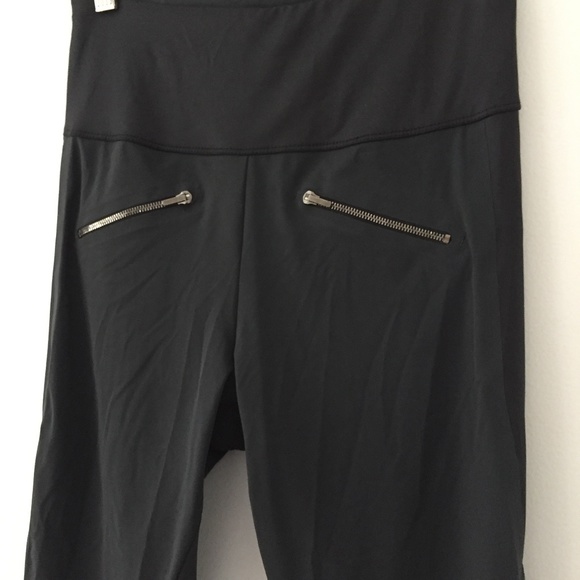 ADAY Throw It Higher Leggings - Picture 7 of 14